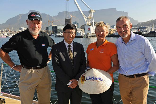 Clipper Race Chairman Sir Robin Knox-Johnston, the Ambassador of Vietnam to South Africa His Excellency Mr Le Huy Hoang, Da Nang - Viet Nam Skipper Wendy Tuck, Clipper Race CEO William Ward. © Claire Glancy